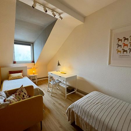 Big Flat With Fresh Renovation, Free Parking, Sonyps, Netflix Daire Duisburg Dış mekan fotoğraf