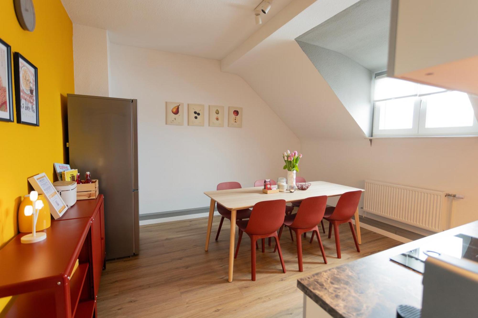 Big Flat With Fresh Renovation, Free Parking, Sonyps, Netflix Daire Duisburg Dış mekan fotoğraf