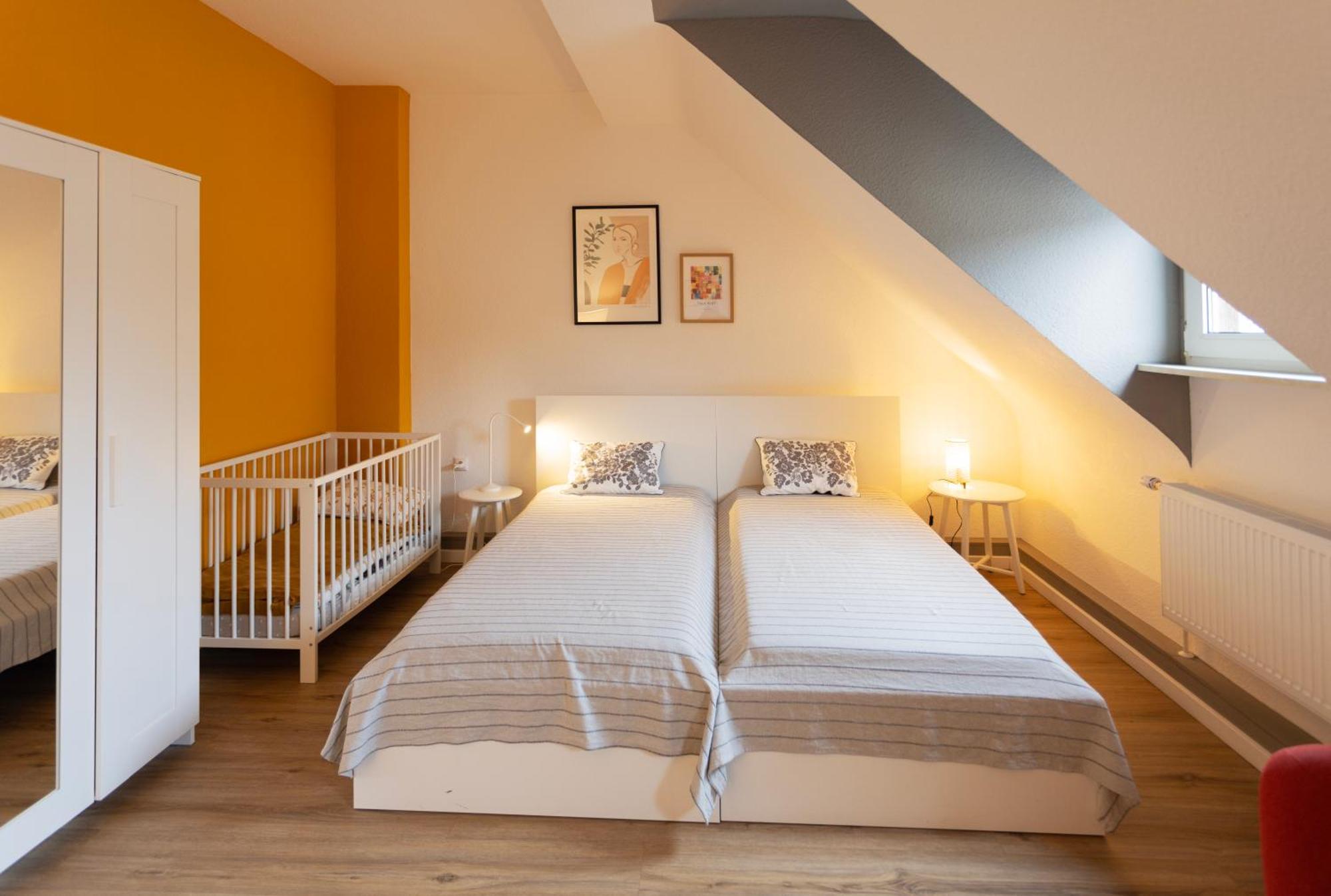 Big Flat With Fresh Renovation, Free Parking, Sonyps, Netflix Daire Duisburg Dış mekan fotoğraf