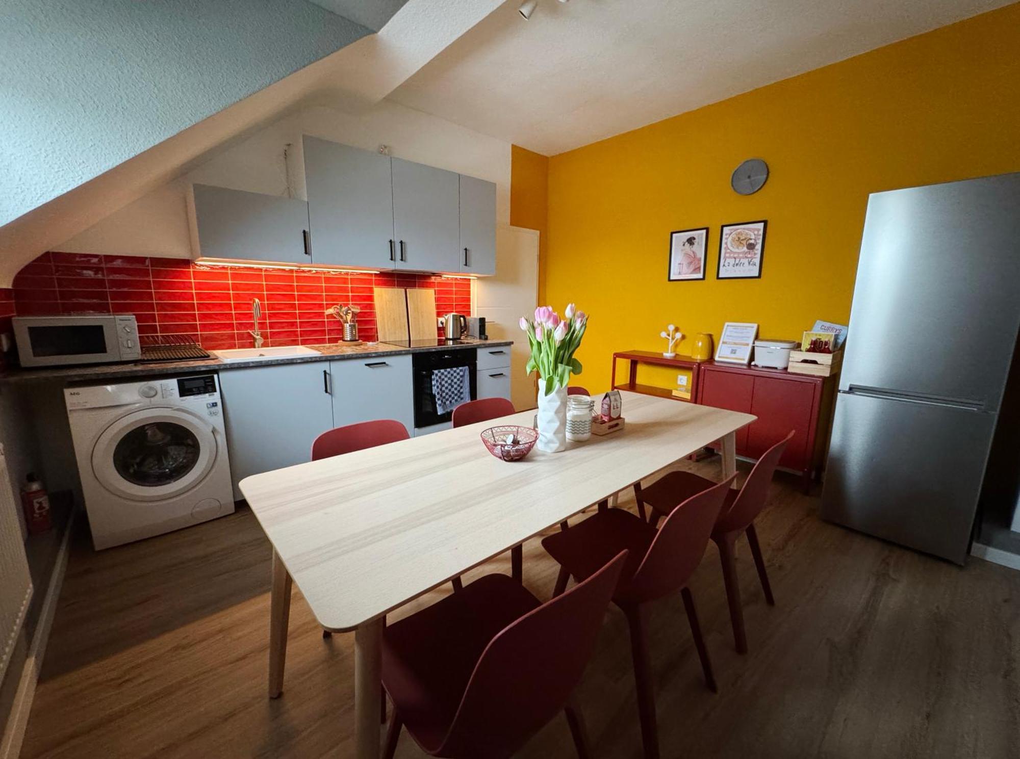 Big Flat With Fresh Renovation, Free Parking, Sonyps, Netflix Daire Duisburg Dış mekan fotoğraf